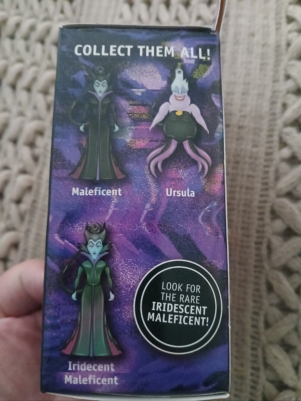 NEW DISNEY VILLIANS IN MOTION SUPRISE BAG CHARM BLIND BOX - Picture 3 of 4